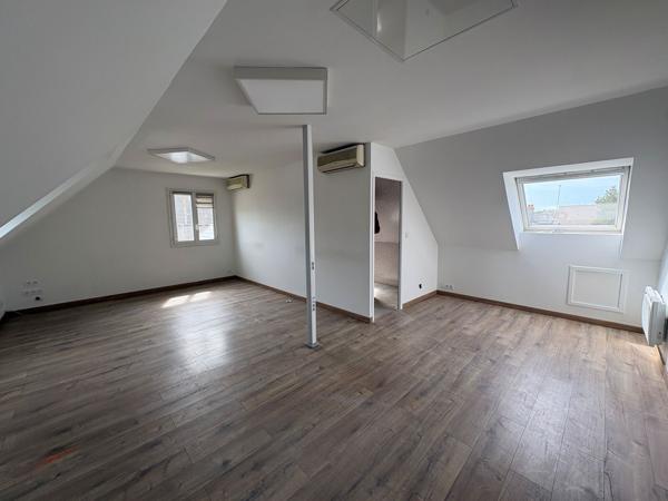 Bureaux à louer 65 m2 au sud d'Orléans visibilité nationale 20