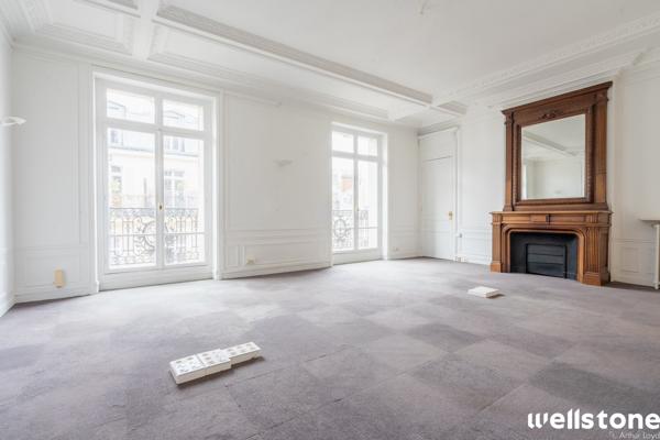 Bureaux à louer à PARIS 75008