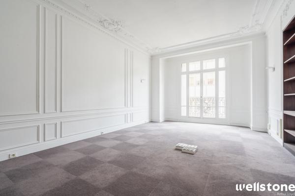 Bureaux à louer à PARIS 75008