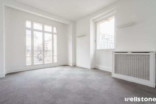 Bureaux à louer à PARIS 75008