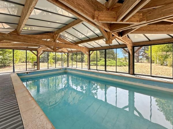 PROPRIETE À VENDRE AU SUD DE FONTAINEBLEAU A 1H15 DE PARIS