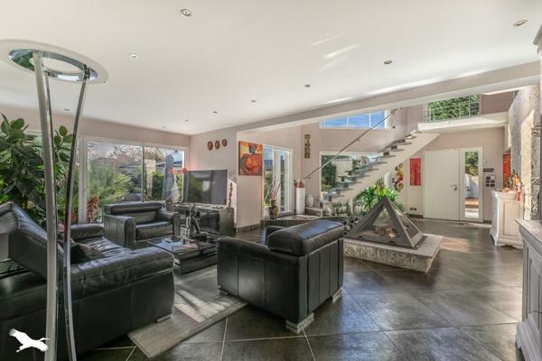 Maison à vendre 939 600 € Saint-Jean-d'Illac 6 p 305 m² DPE C