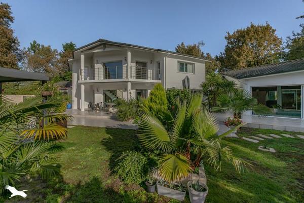Maison à vendre 939 600 € Saint-Jean-d'Illac 6 p 305 m² DPE C