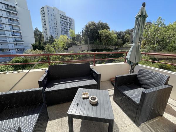 Appartement T3 avec terrasse et parking - Saint Just
