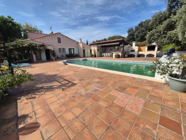 Laure (13180) Villa traditionnelle 5 pièces sur un vaste terrain de 1692m²