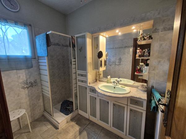 Laure (13180) Villa traditionnelle 5 pièces sur un vaste terrain de 1692m²