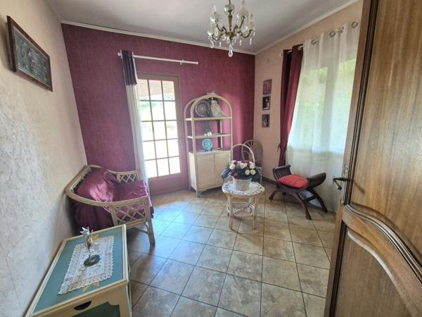 Laure (13180) Villa traditionnelle 5 pièces sur un vaste terrain de 1692m²