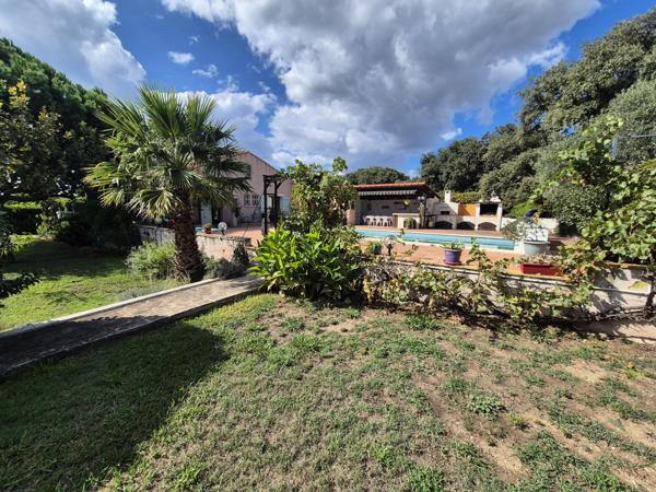 Laure (13180) Villa traditionnelle 5 pièces sur un vaste terrain de 1692m²