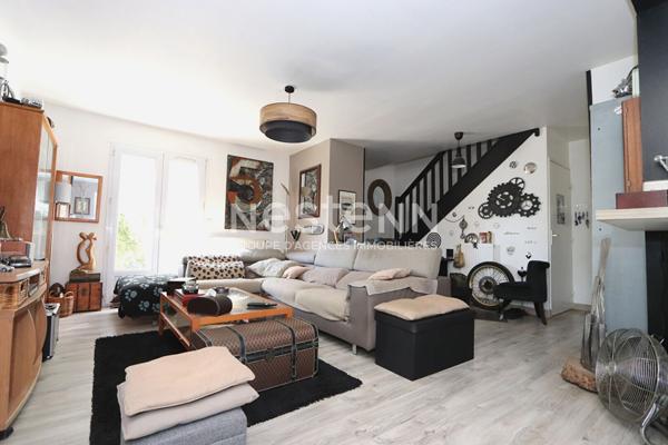 Vaste maison familiale de 180 m² avec possibilité de créer un deuxième logement - Garage et jardin