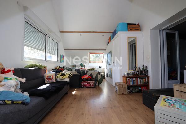 Vaste maison familiale de 180 m² avec possibilité de créer un deuxième logement - Garage et jardin