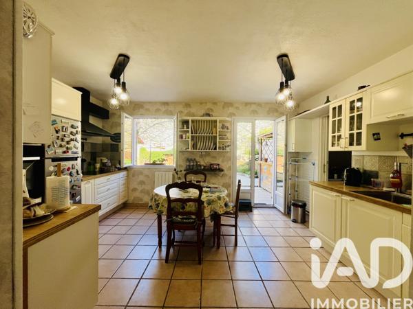 Maison à vendre 6 pièces 120 m² Lambesc
