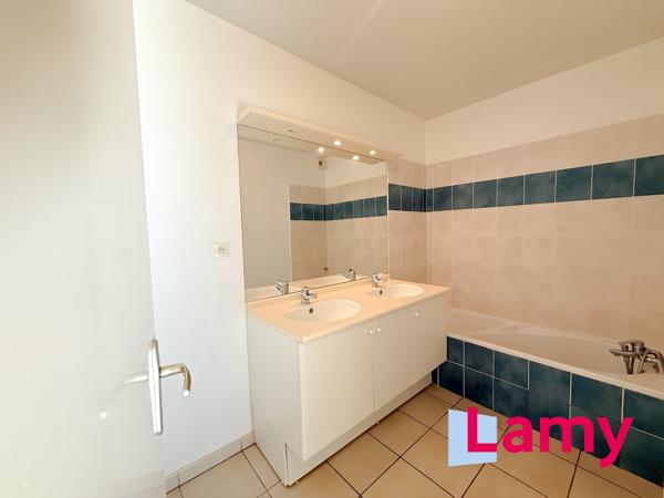 Appartement + stationnement