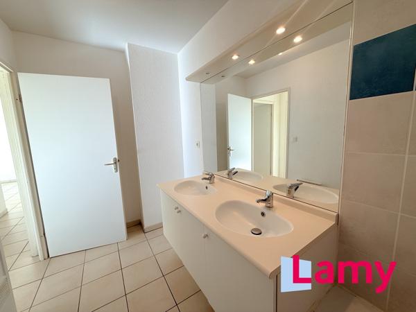 Appartement + stationnement