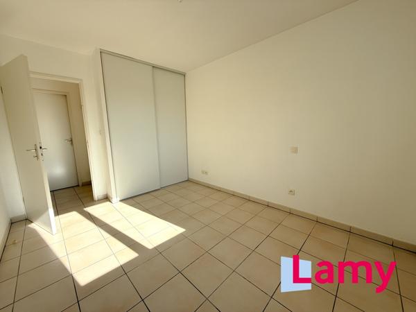 Appartement + stationnement