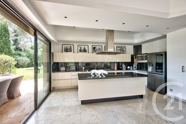 Maison à vendre  10 pièces - 531,54 m2 MOUGINS - 06