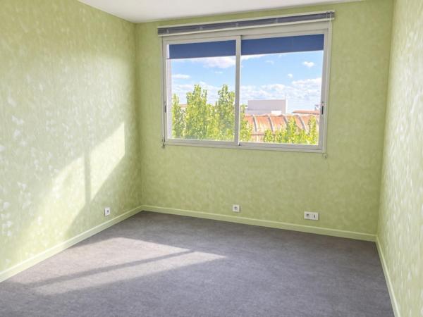 AUBERVILLIERS-4PIECES 79M2 BALCON,CAVE ET PARKING
