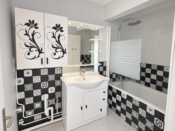 AUBERVILLIERS-4PIECES 79M2 BALCON,CAVE ET PARKING