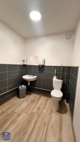 Local commercial à vendre 237m²