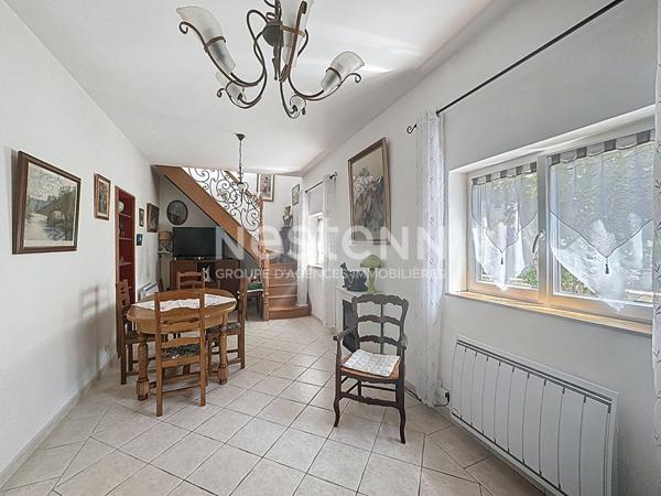 Maison 5 pièces 4 chambres non mitoyenne sur terrain de 247m² sans aucun travaux à prévoir à Chilly-Mazarin proche Morangis