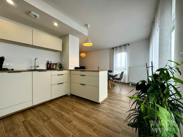 3%COM Très bel attique avec 3 chambres - terrasse- garage - cave Mommenheim (67670)