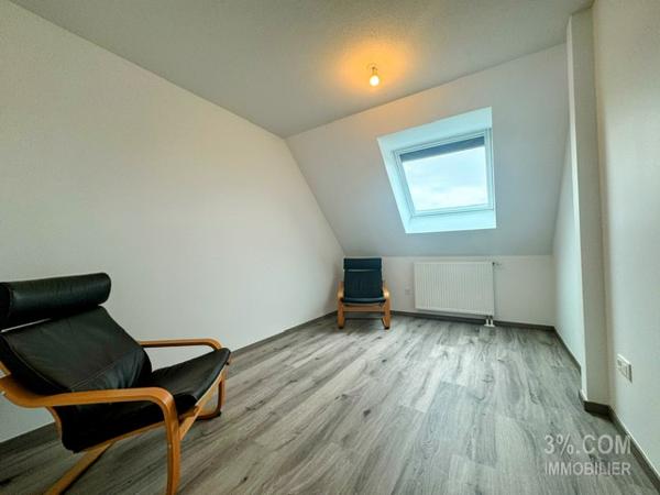 3%COM Très bel attique avec 3 chambres - terrasse- garage - cave Mommenheim (67670)