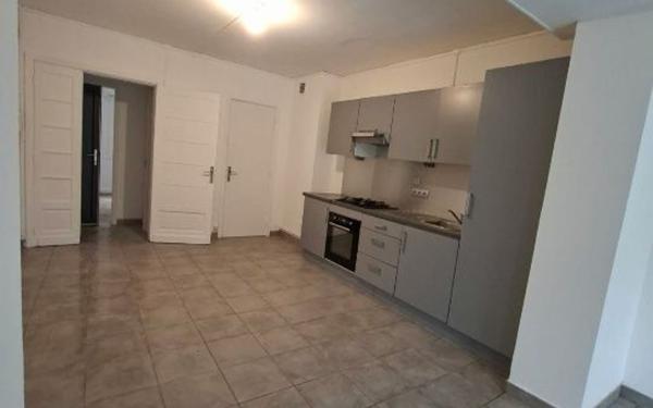 Appartement à louer    2 pièces • 64 m2 Hazebrouck