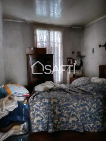 Maison à rénover 12 mn à pied RER commerces écoles