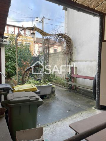 Maison à rénover 12 mn à pied RER commerces écoles