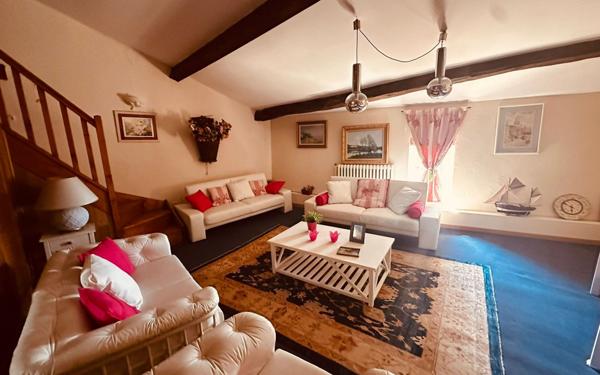 Maison à vendre    9 pièces •  Joyeuse