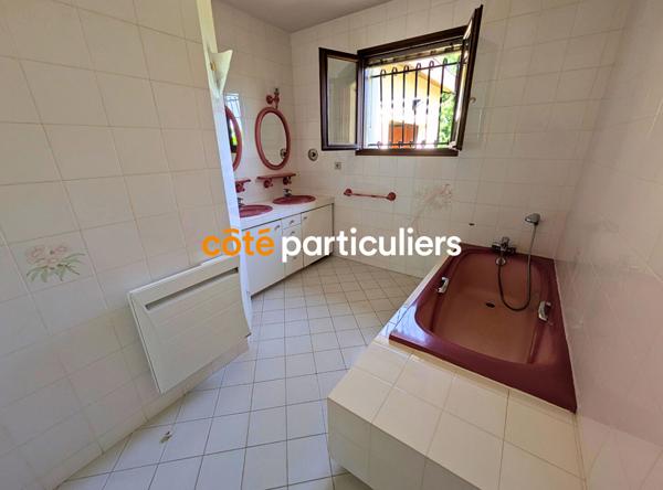 Vente
                Maison135 m² - 5 Pièces -
                    MONTECH (82700)