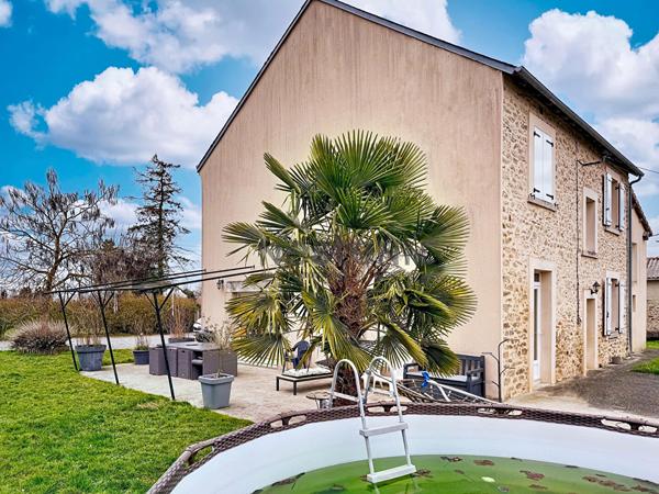 Coup de coeur assuré à Fromental : Volumes, charme de la pierre et vie au grand air !