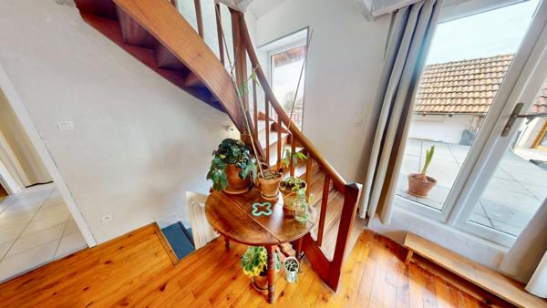 Charmante Maison en Pierre au coeur du village de Saint Maurice de Rotherens