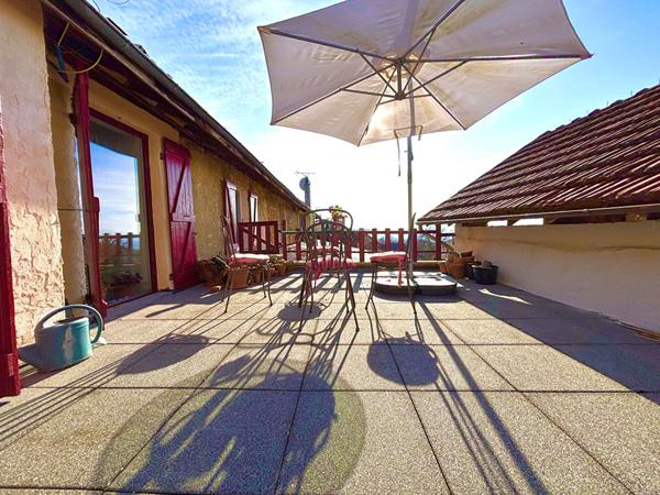 Charmante Maison en Pierre au coeur du village de Saint Maurice de Rotherens