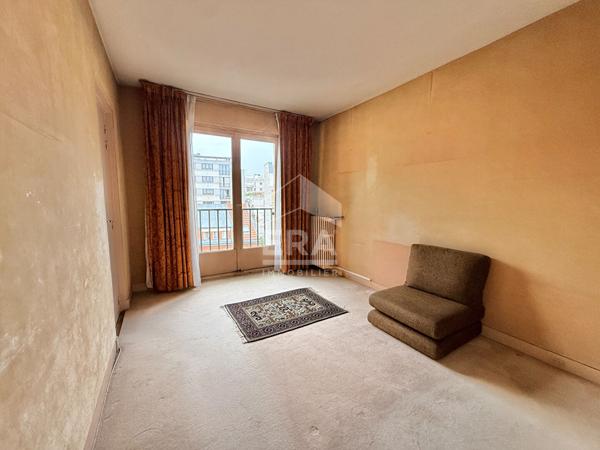 Dernier étage, 2 pièces avec balcon et parking - Paris 12ème