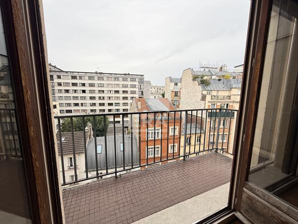 Dernier étage, 2 pièces avec balcon et parking - Paris 12ème