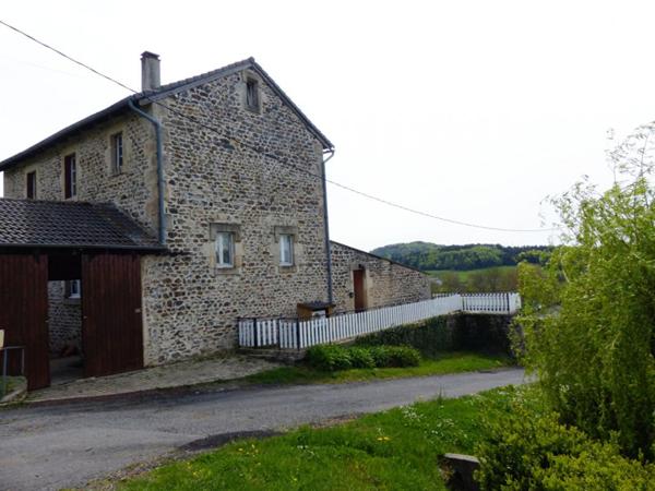 Superbe Maison en pierre à Saint-Julien-Chapteuil
