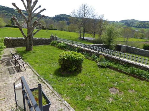 Superbe Maison en pierre à Saint-Julien-Chapteuil
