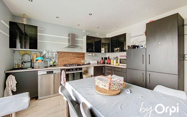 Maison à vendre    3 pièces • 125 m2 Saint-Éloy-les-Mines