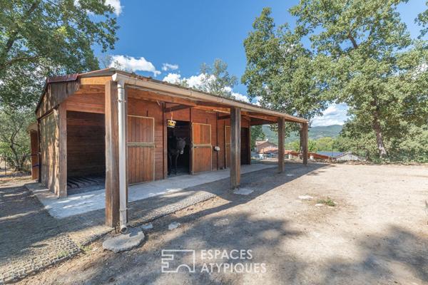 Refuge de caractère avec infrastructures équestres au Pays de Fayence