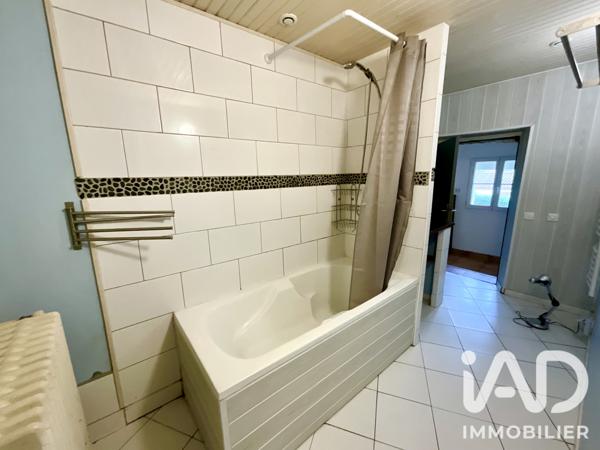 Maison à vendre 5 pièces 140 m² Saint-Julien-les-Rosiers