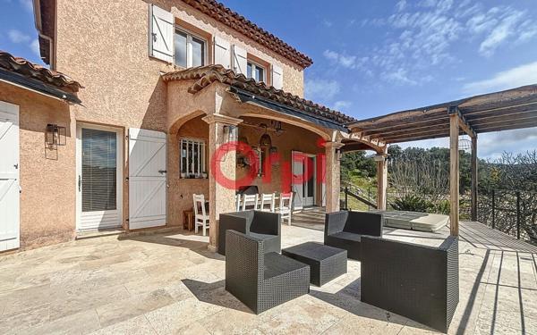 Maison à vendre    5 pièces •  Le Plan-de-la-Tour