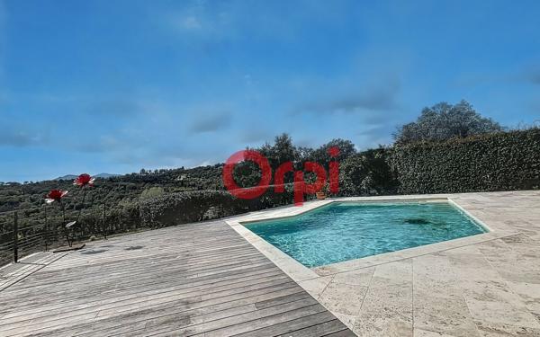 Maison à vendre    5 pièces •  Le Plan-de-la-Tour