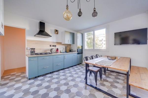 Appartement à louer 1 070 € CC Bruges 3 p 66 m² DPE E