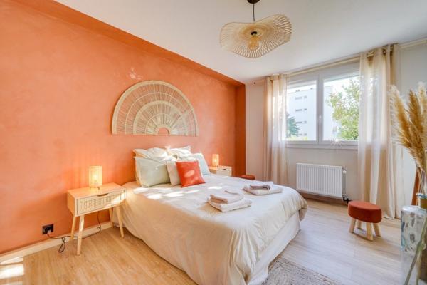 Appartement à louer 1 070 € CC Bruges 3 p 66 m² DPE E
