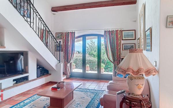 Maison à vendre    6 pièces •  Ollioules