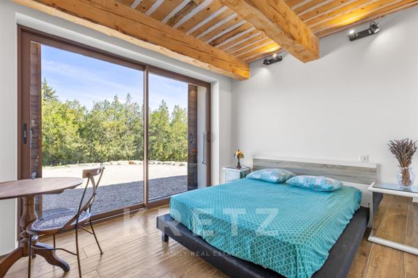 Exclusivité Pierrevert aux portes du Luberon, à 5min du golf.
