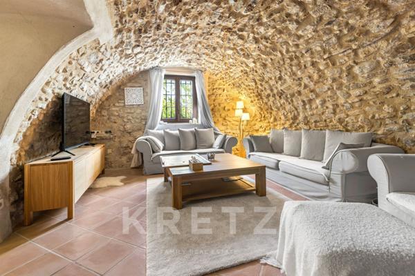 Exclusivité Pierrevert aux portes du Luberon, à 5min du golf.