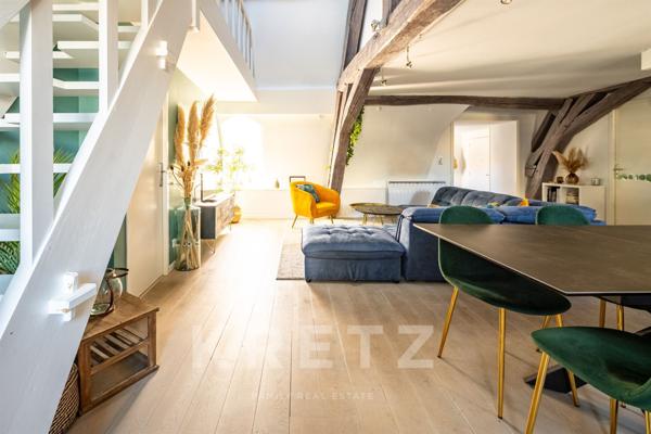 Dijon centre-ville. Appartement de caractère en duplex dans Hôtel particulier classé aux Monuments H