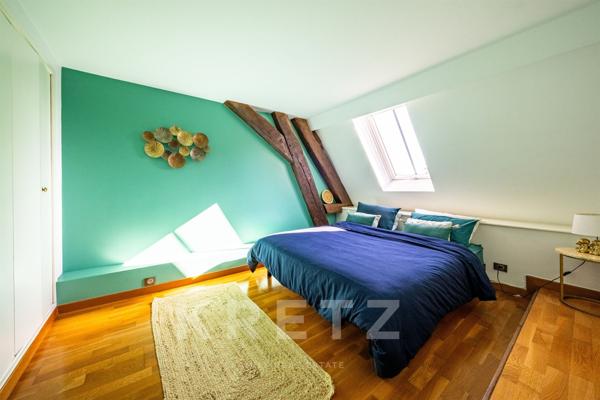 Dijon centre-ville. Appartement de caractère en duplex dans Hôtel particulier classé aux Monuments H