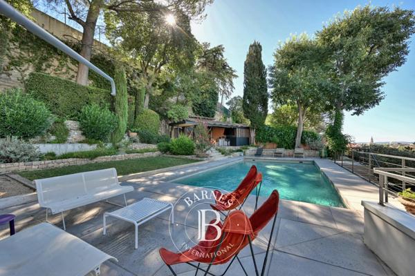 Nîmes, Maison 3 Chambres -  245 m² à vendre